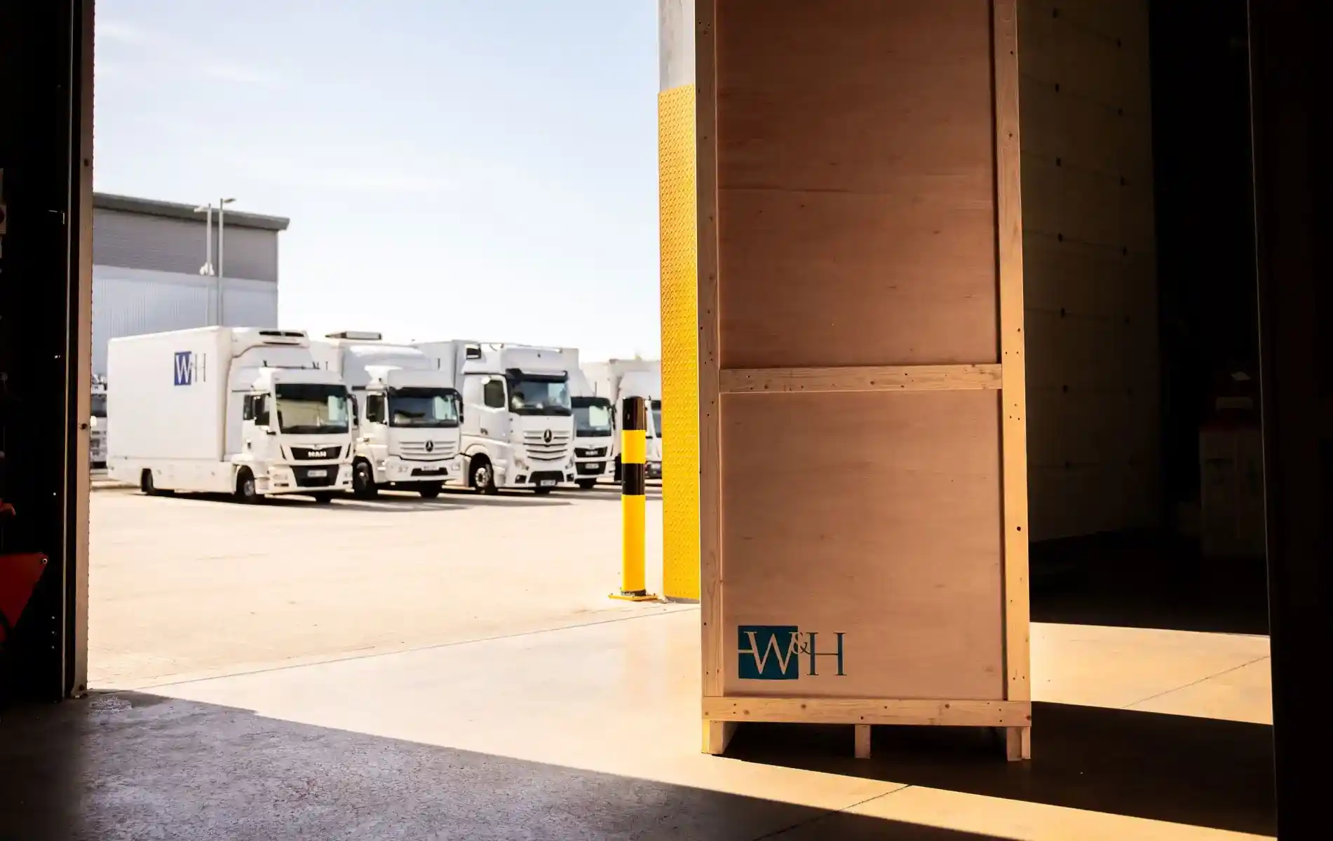 Global fine art shipping & handling